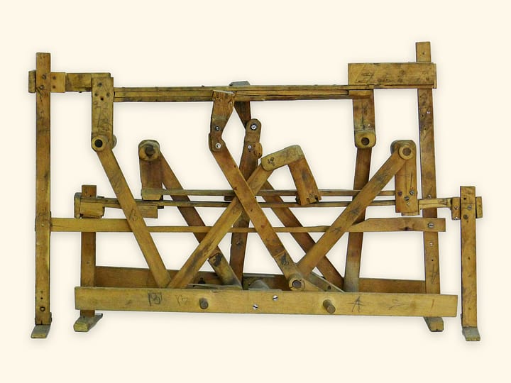 Mechanisms by P. L. Tchebyshev — Plantigrade machine — First draft model by Tchebyshev (Museum of St. Petersburg University)