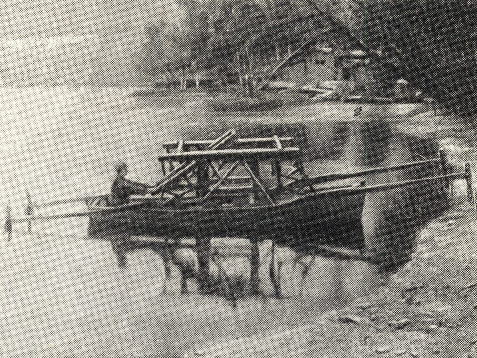 Mechanisms by P. L. Tchebyshev — Paddling mechanism — Boat with paddling mechanism (reproduction)