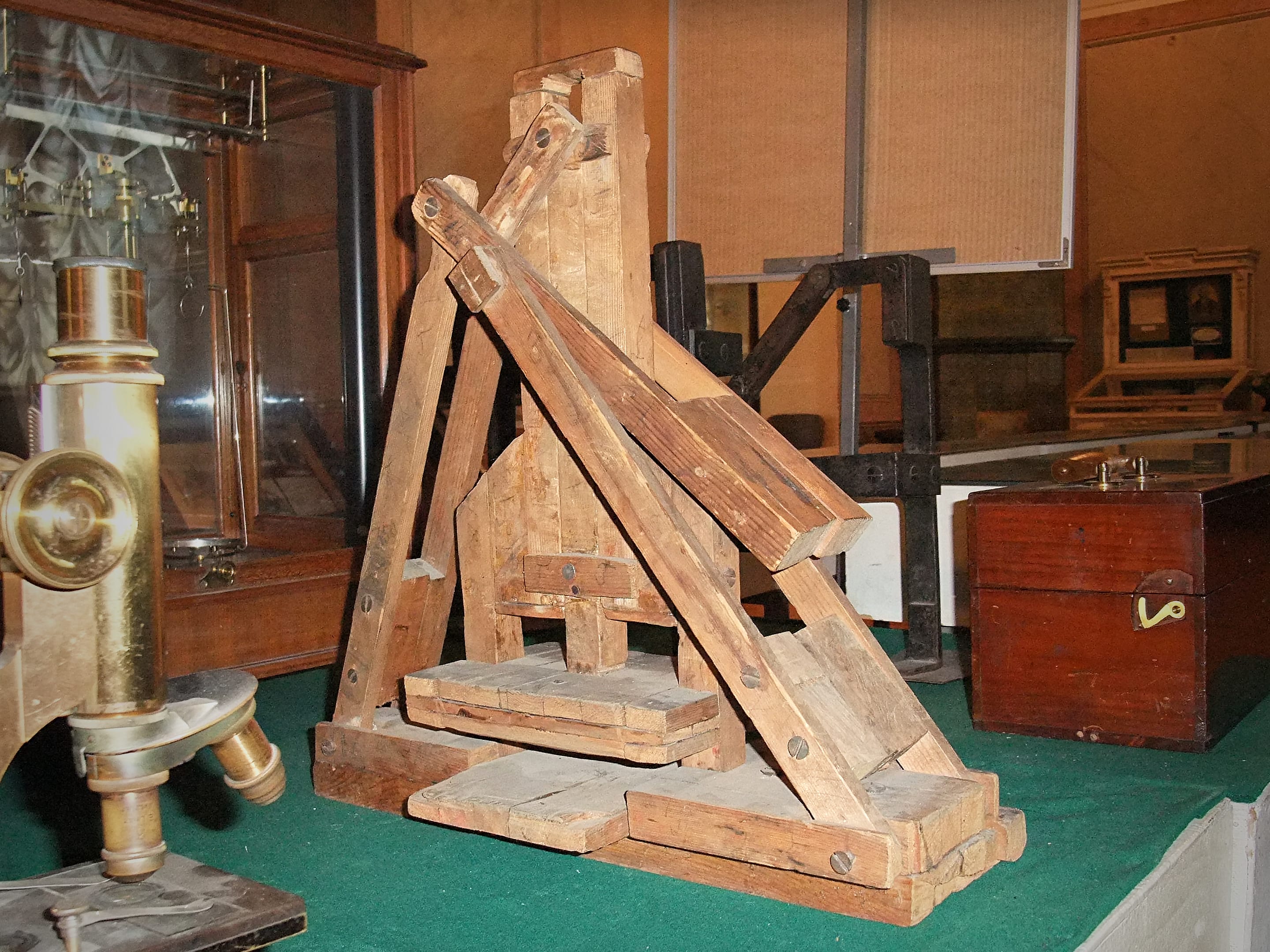 Model by Tchebyshev (St. Petersburg University)
