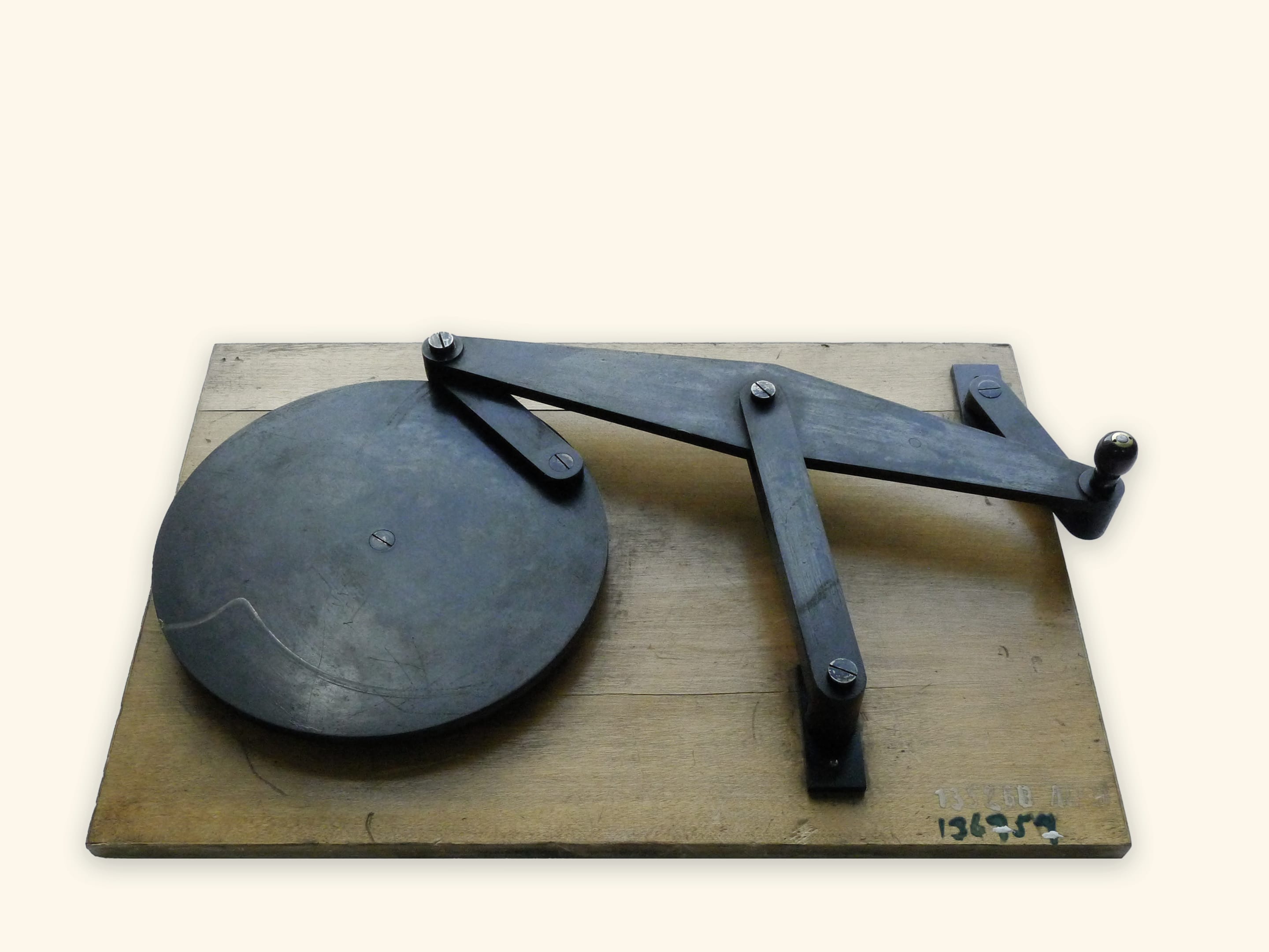 Model by Tchebyshev (Museum of St. Petersburg University)