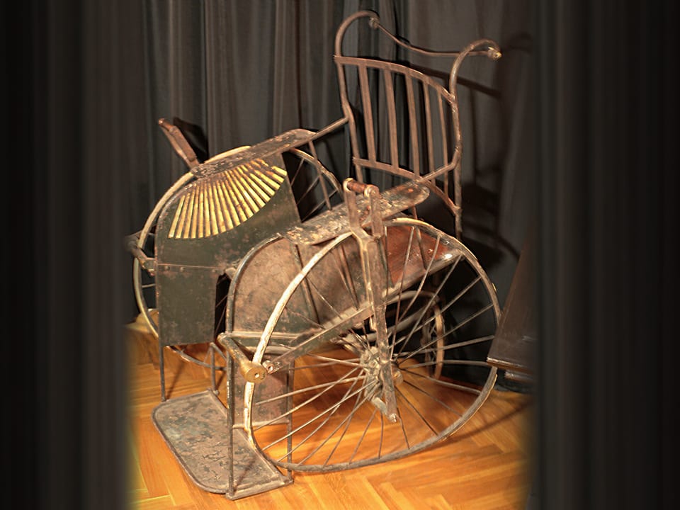 Mechanisms by P. L. Tchebyshev — Wheelchair — Model by Tchebyshev (Museum of St. Petersburg University)